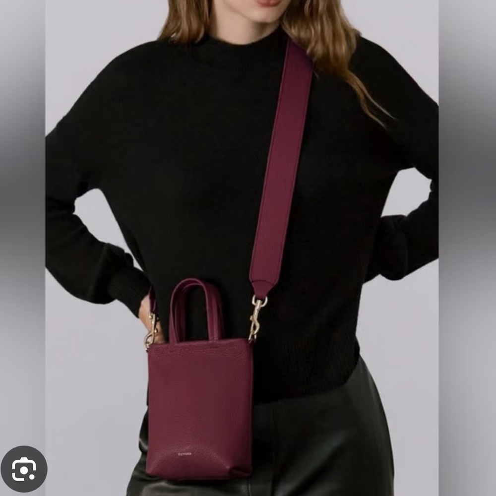 Cuyana Easy Phone Tote in Cherry Pebbled Leather